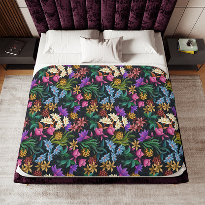 Niccie's Luxurious Floral Sherpa Blanket: Stylish Comfort in Two Colors